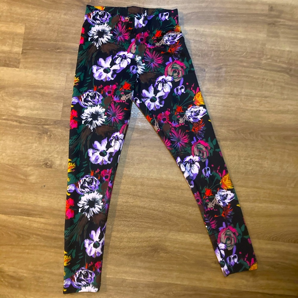 *3 for $25* Floral Printed Leggings Size S